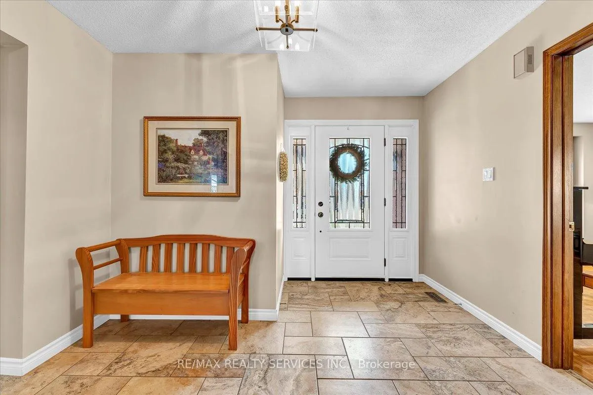 Photo 4 of 36 Brydon Crescent, Brampton, Northwood Park — HOMEH