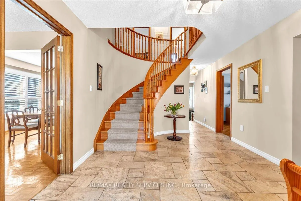 Photo 5 of 36 Brydon Crescent, Brampton, Northwood Park — HOMEH