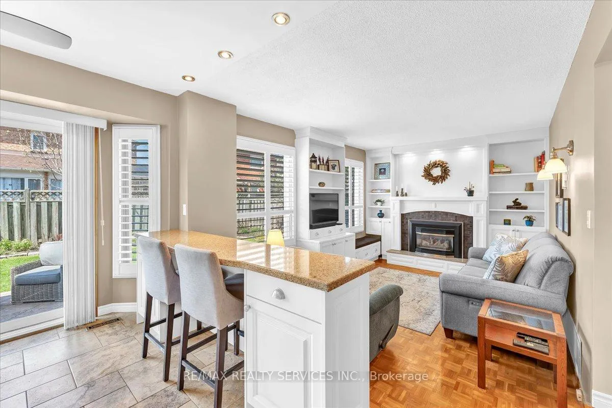 Photo 8 of 36 Brydon Crescent, Brampton, Northwood Park — HOMEH