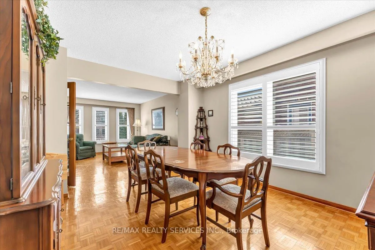 Photo 12 of 36 Brydon Crescent, Brampton, Northwood Park — HOMEH