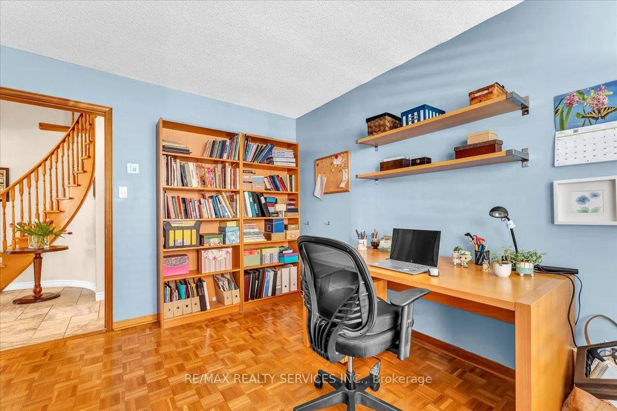 Photo 14 of 36 Brydon Crescent, Brampton, Northwood Park — HOMEH