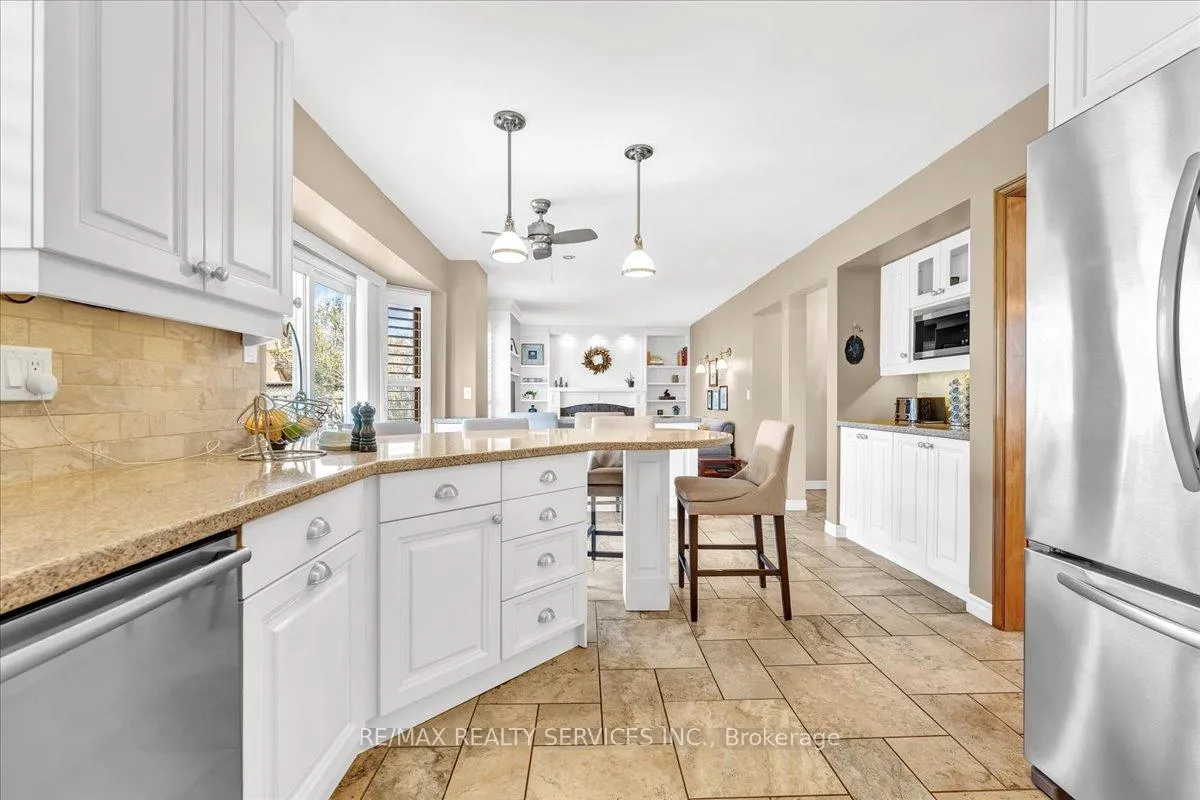 Photo 17 of 36 Brydon Crescent, Brampton, Northwood Park — HOMEH