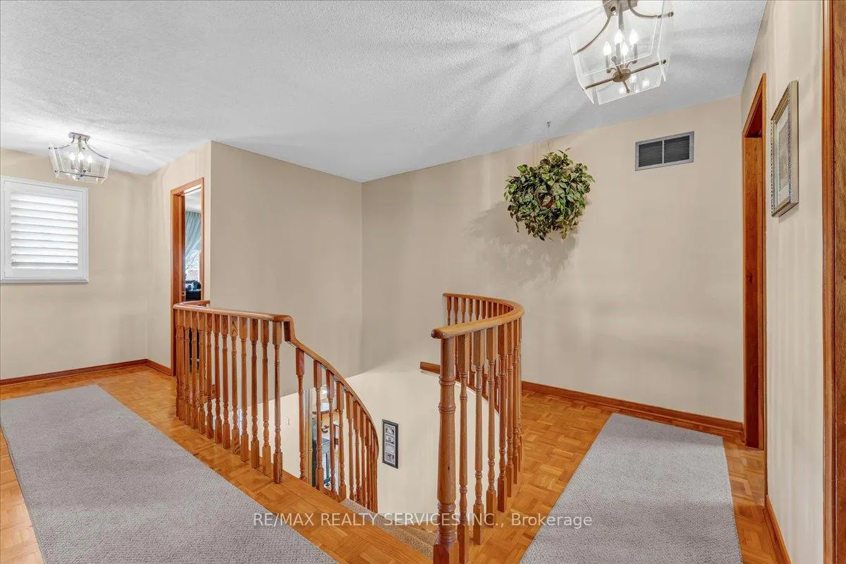 Photo 22 of 36 Brydon Crescent, Brampton, Northwood Park — HOMEH