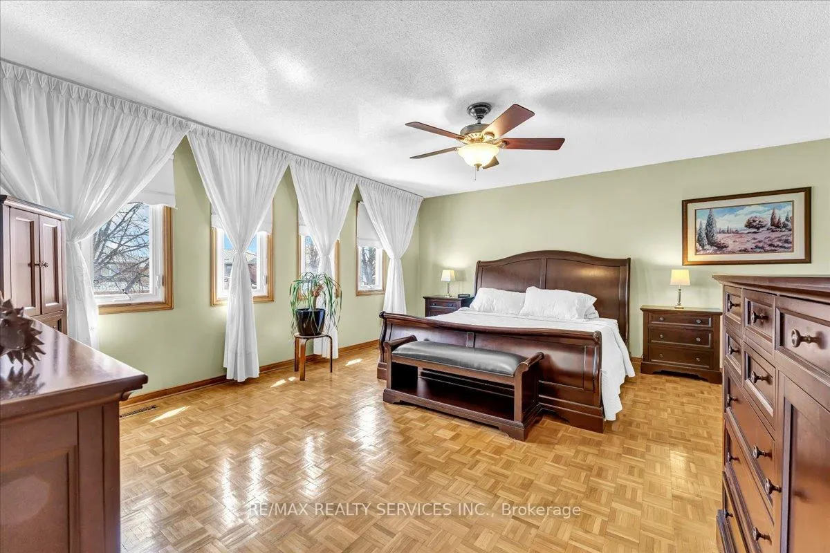 Photo 23 of 36 Brydon Crescent, Brampton, Northwood Park — HOMEH