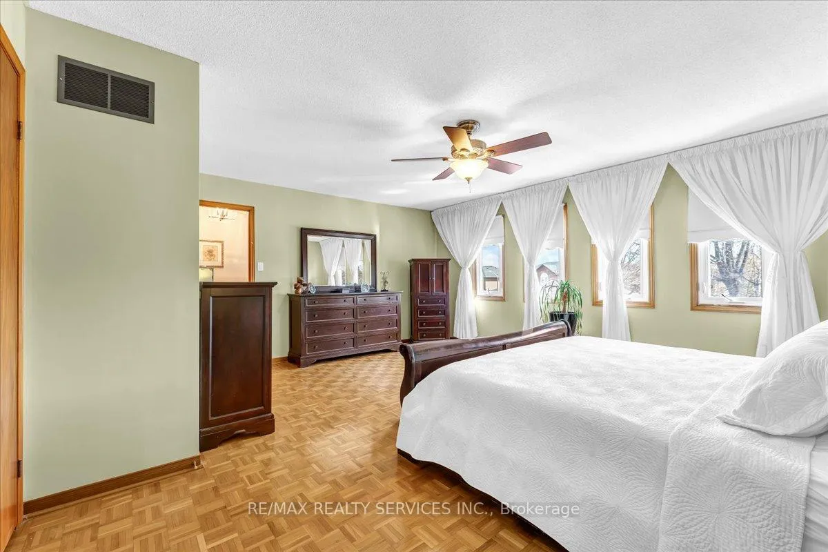 Photo 24 of 36 Brydon Crescent, Brampton, Northwood Park — HOMEH