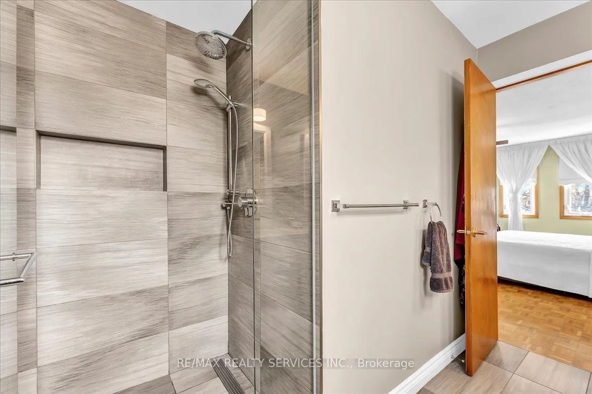 Photo 26 of 36 Brydon Crescent, Brampton, Northwood Park — HOMEH