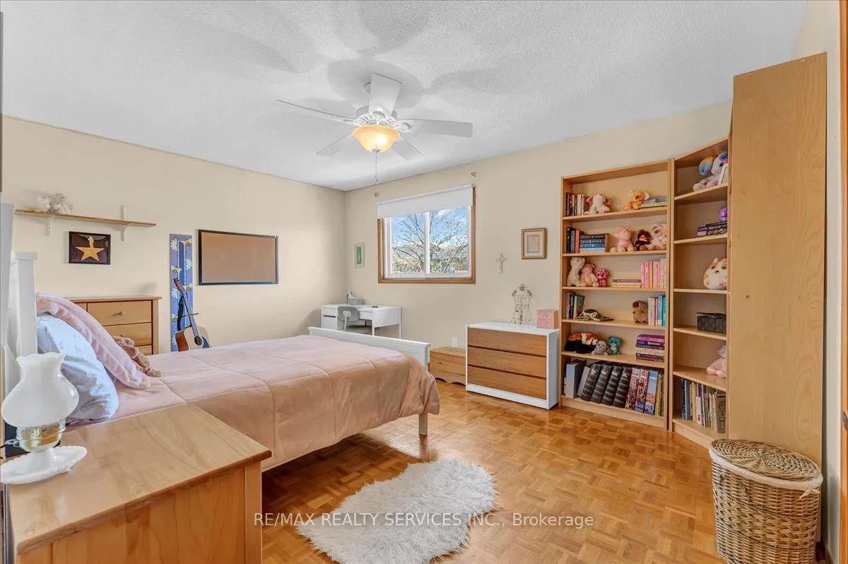 Photo 33 of 36 Brydon Crescent, Brampton, Northwood Park — HOMEH