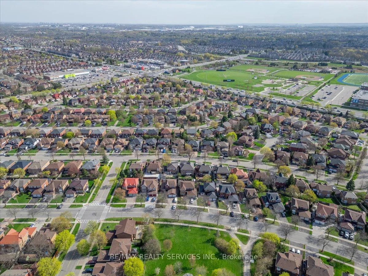 Photo 45 of 36 Brydon Crescent, Brampton, Northwood Park — HOMEH