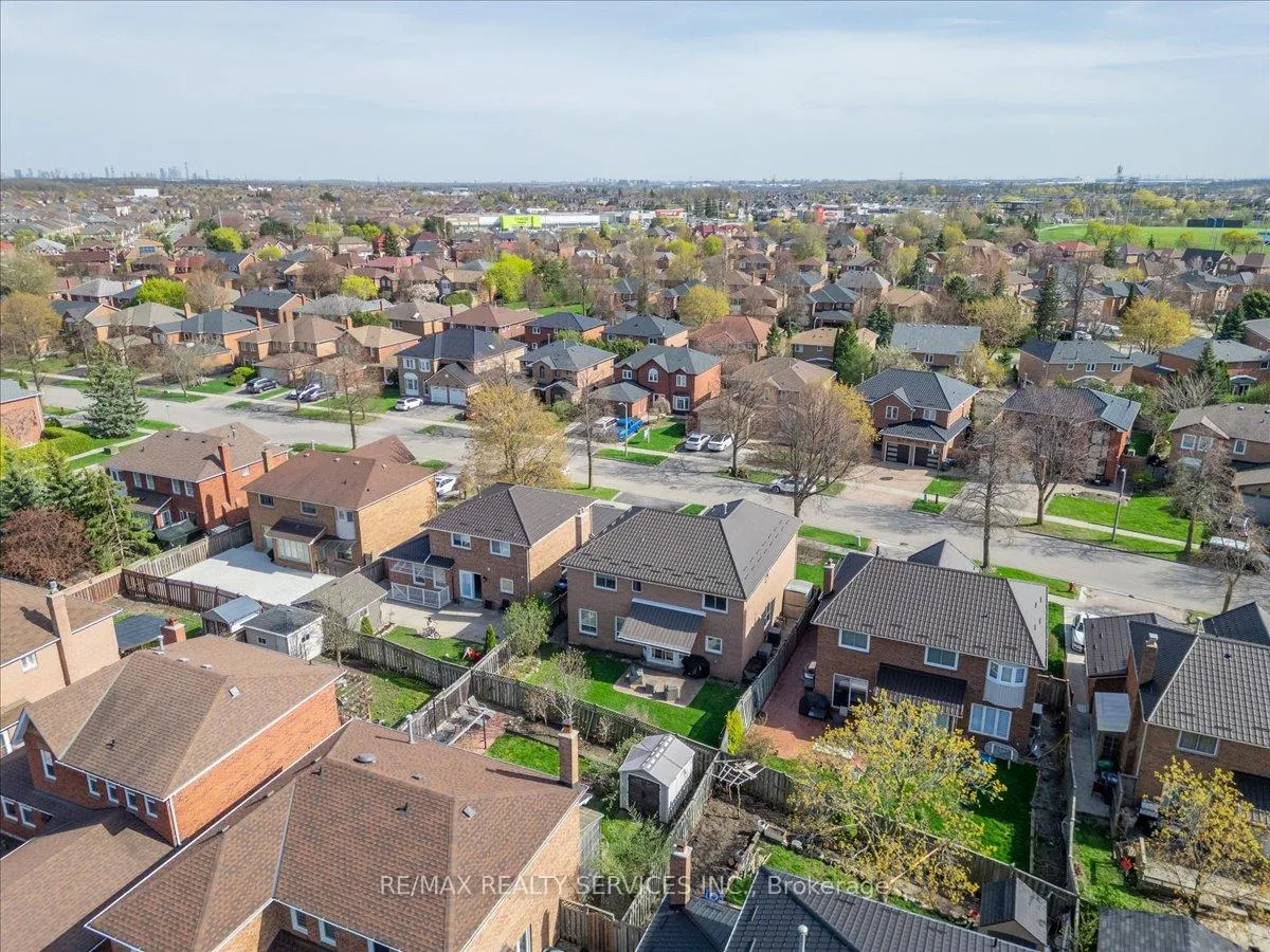 Photo 46 of 36 Brydon Crescent, Brampton, Northwood Park — HOMEH