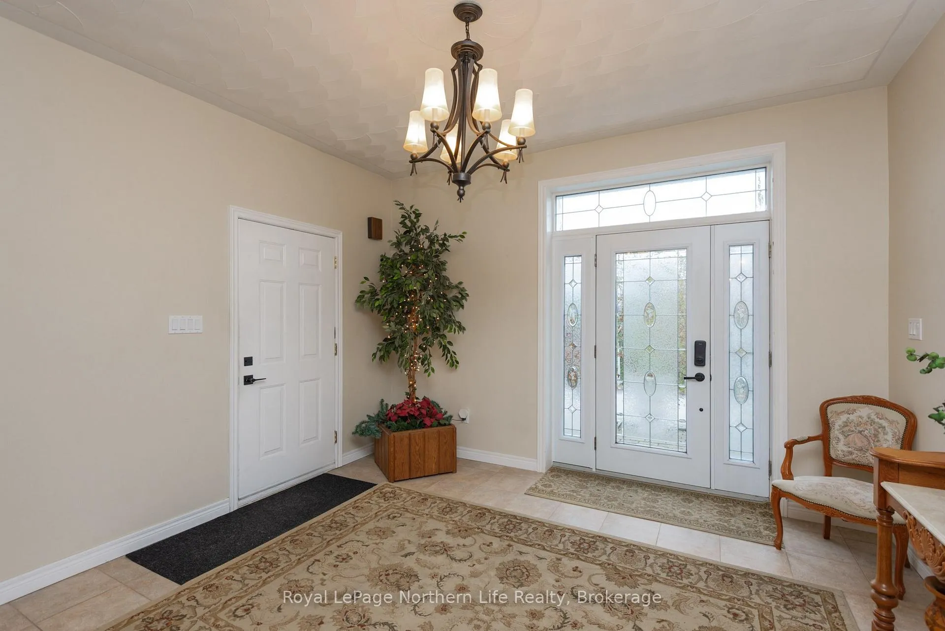 Photo 5 of 18 Killare Street, North Bay, Birchaven — HOMEH