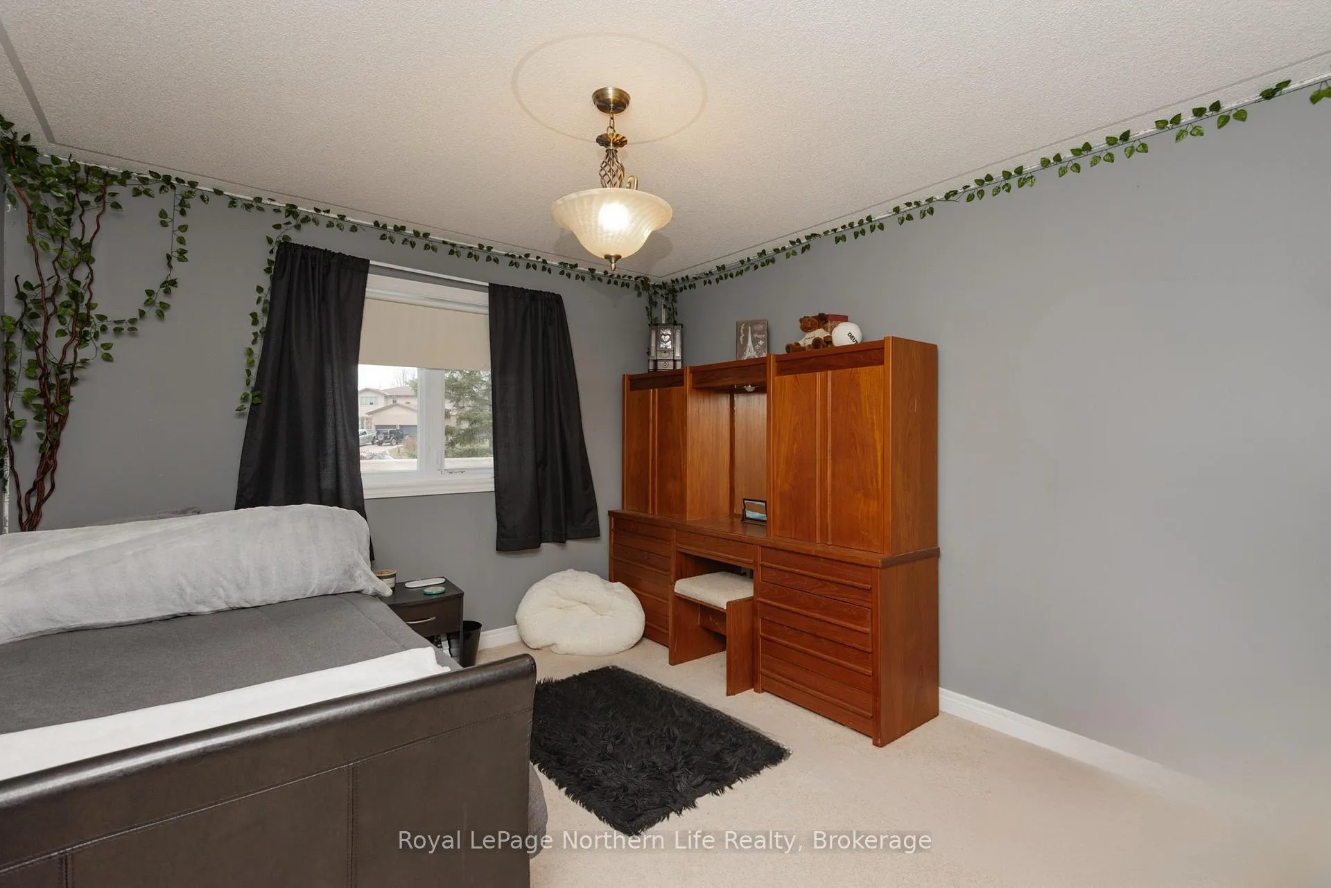Photo 34 of 18 Killare Street, North Bay, Birchaven — HOMEH