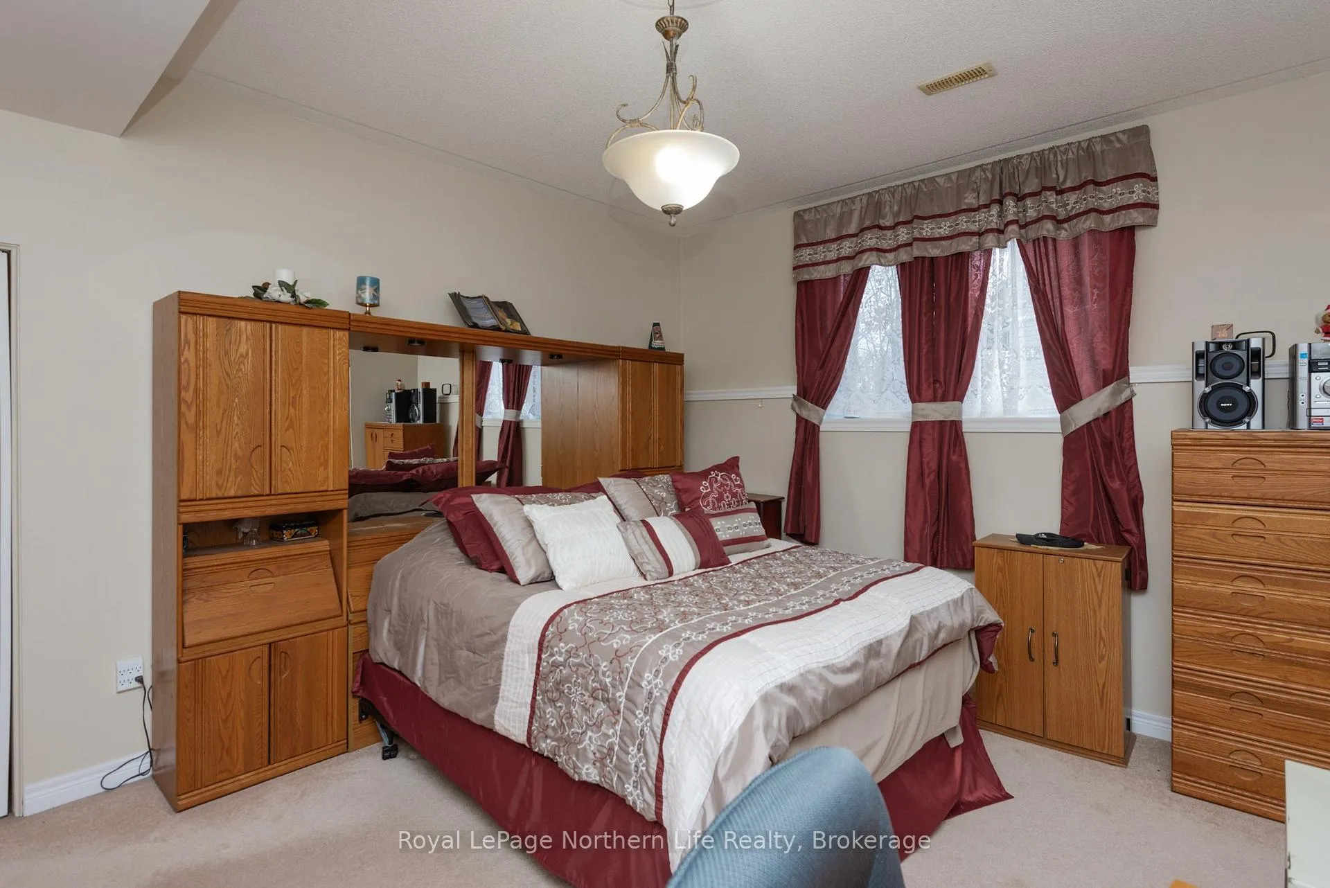 Photo 40 of 18 Killare Street, North Bay, Birchaven — HOMEH