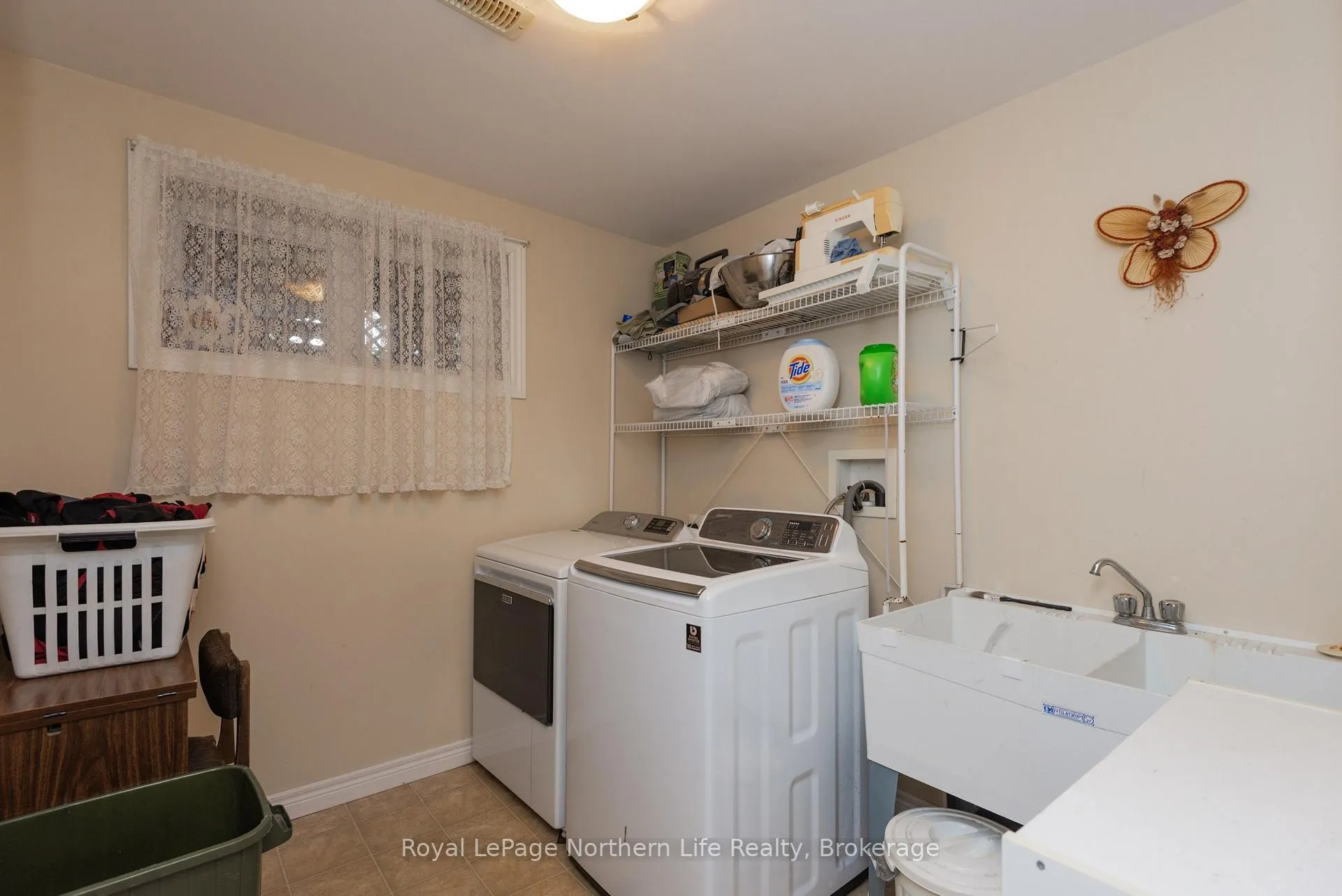 Photo 45 of 18 Killare Street, North Bay, Birchaven — HOMEH