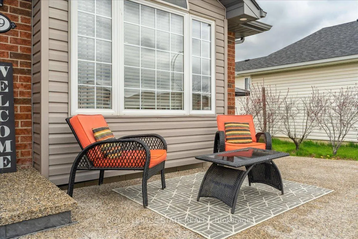 Photo 7 of 29 Mapleview Drive, Haldimand — HOMEH