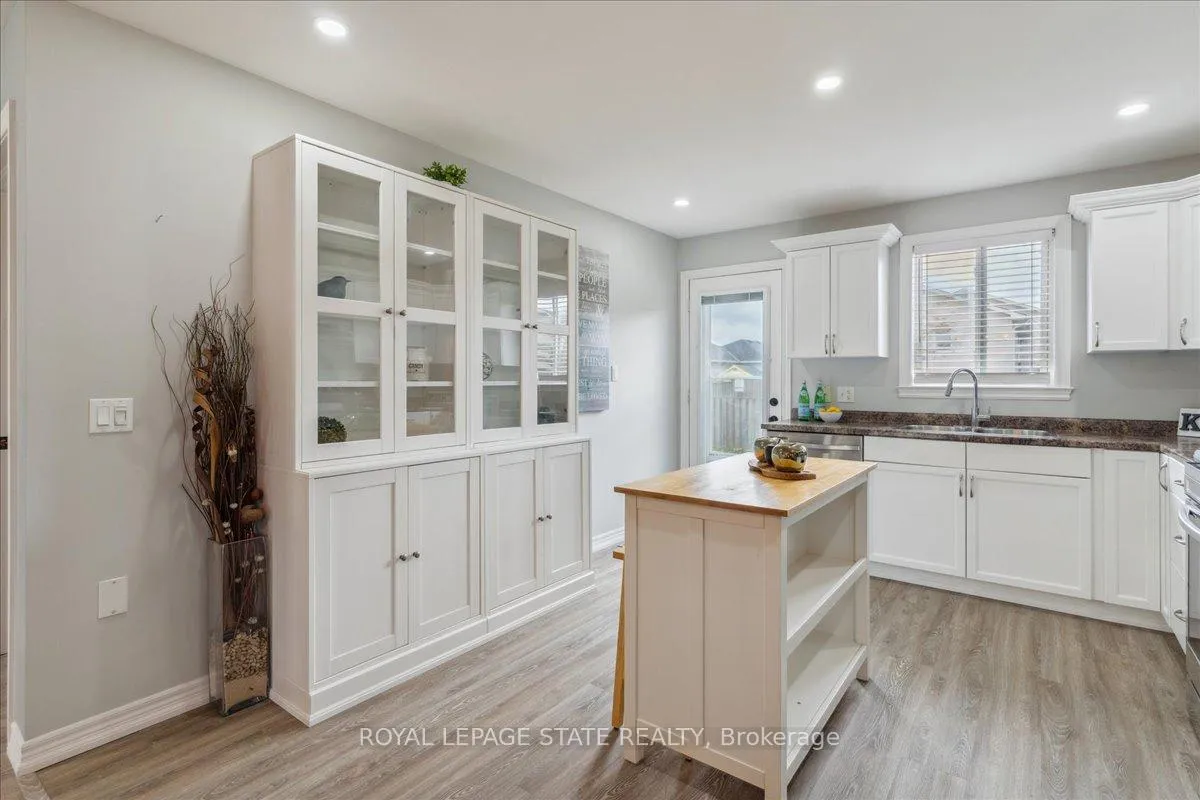 Photo 15 of 29 Mapleview Drive, Haldimand — HOMEH