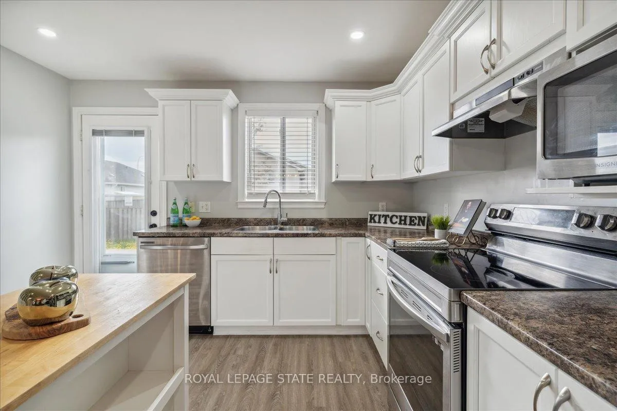 Photo 17 of 29 Mapleview Drive, Haldimand — HOMEH