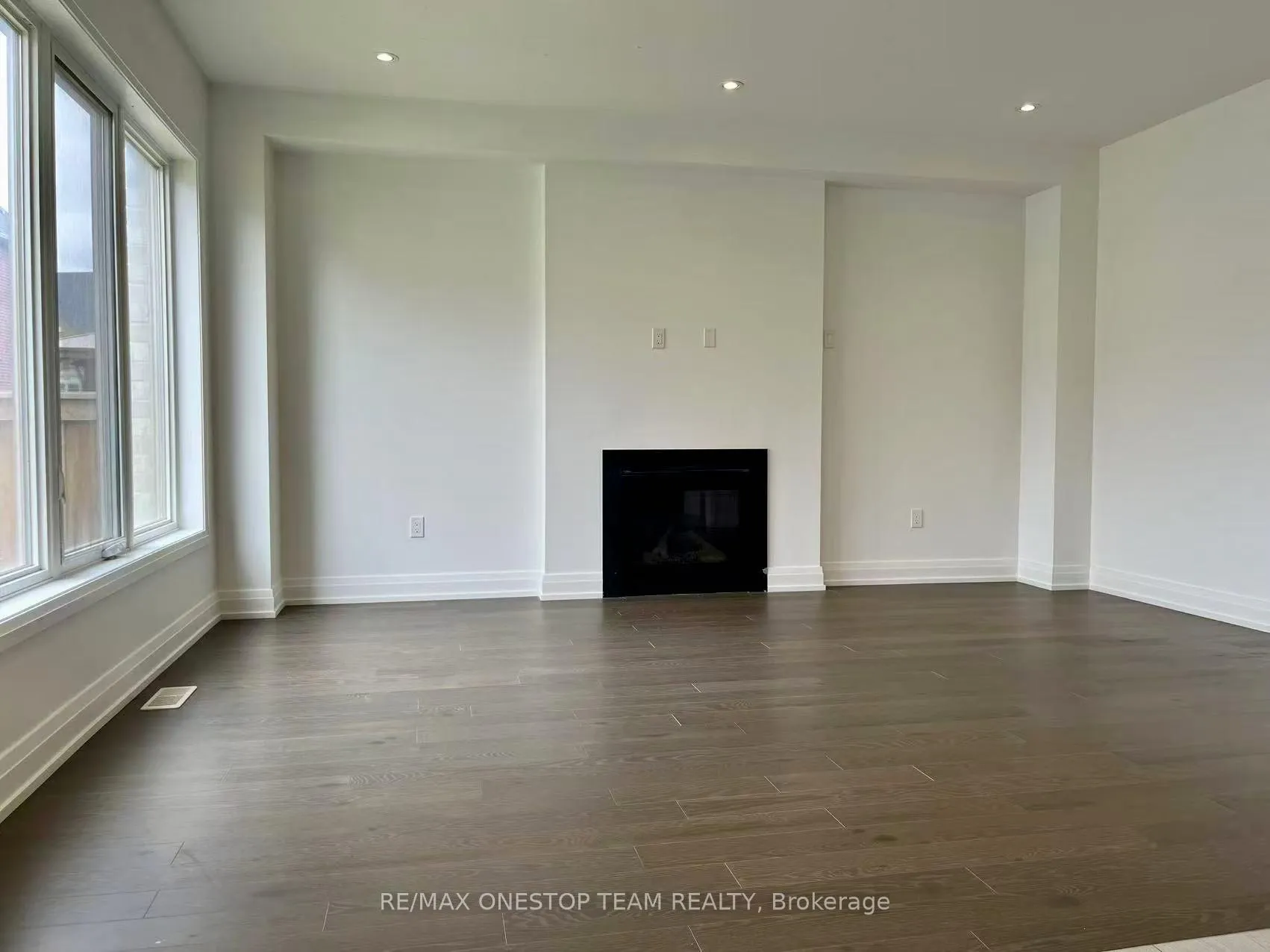 Photo 10 of 24 Pennine Drive, Whitby, Rural Whitby — HOMEH
