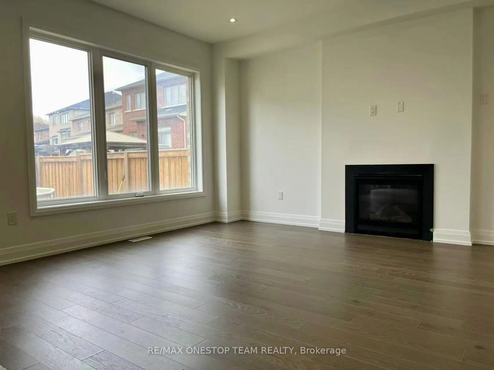 Photo 11 of 24 Pennine Drive, Whitby, Rural Whitby — HOMEH