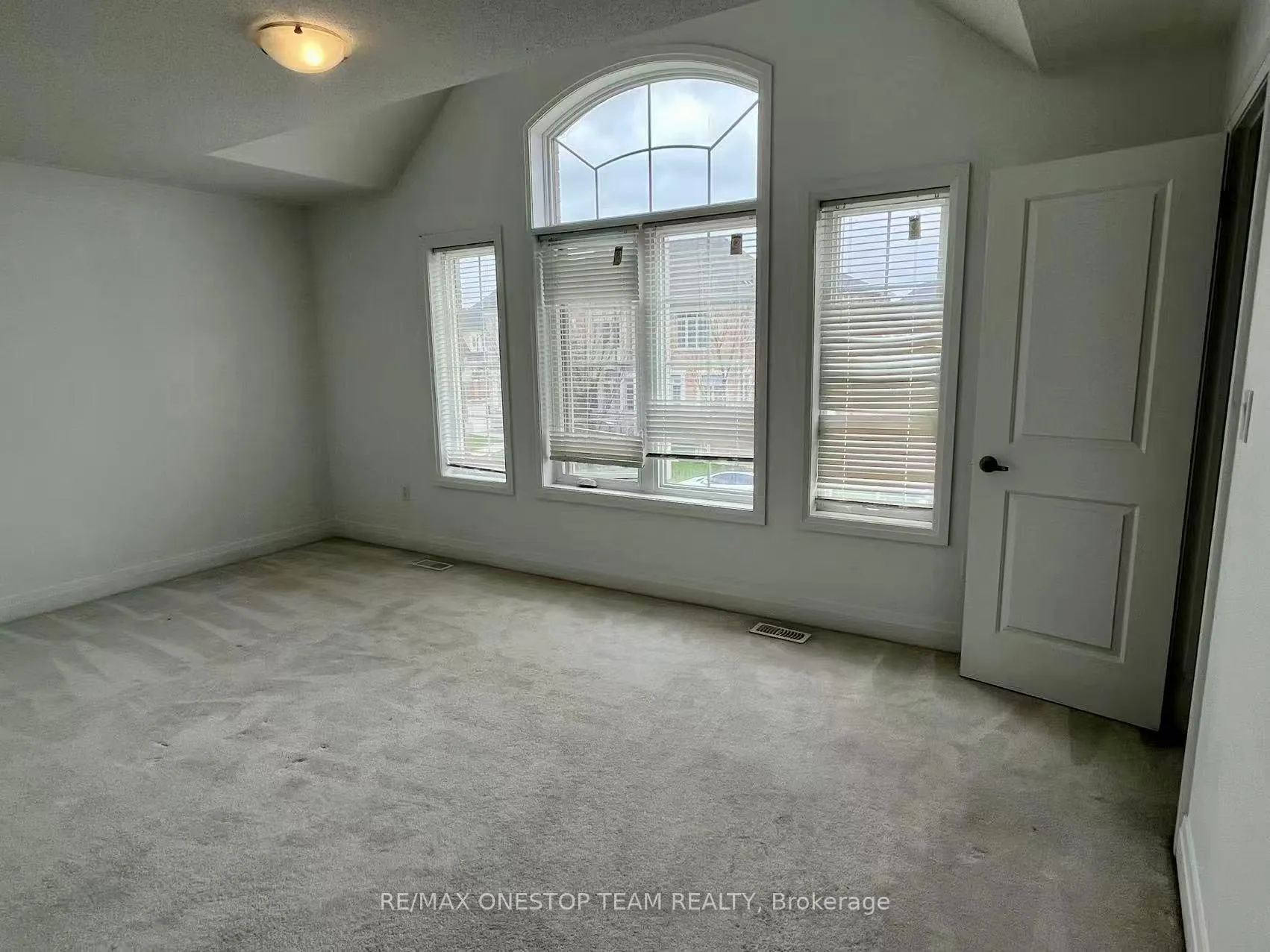 Photo 19 of 24 Pennine Drive, Whitby, Rural Whitby — HOMEH