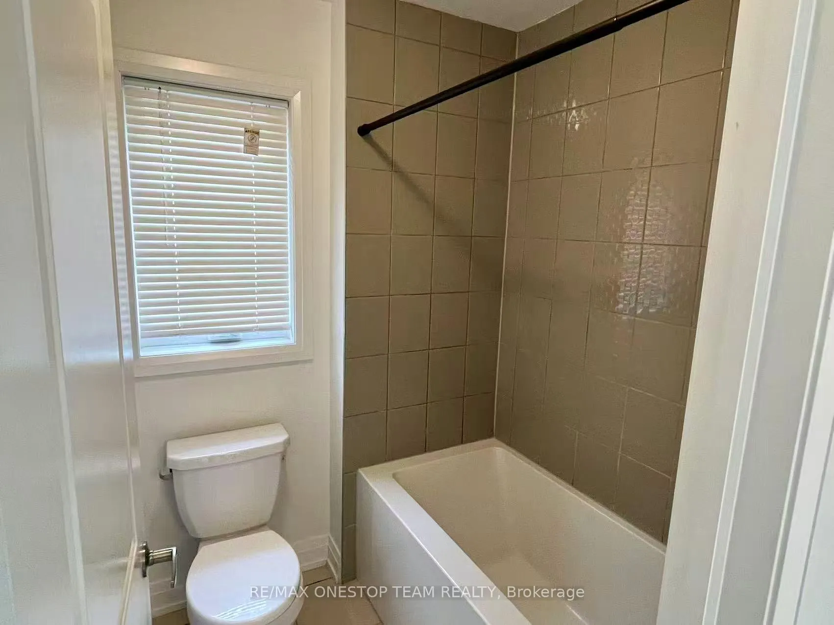 Photo 24 of 24 Pennine Drive, Whitby, Rural Whitby — HOMEH