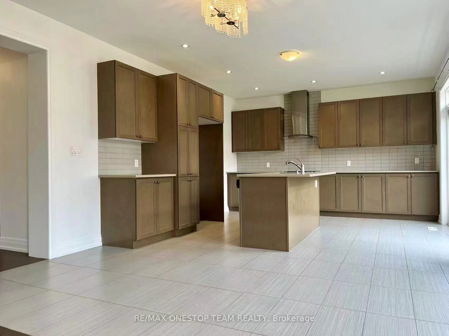 Photo 27 of 24 Pennine Drive, Whitby, Rural Whitby — HOMEH