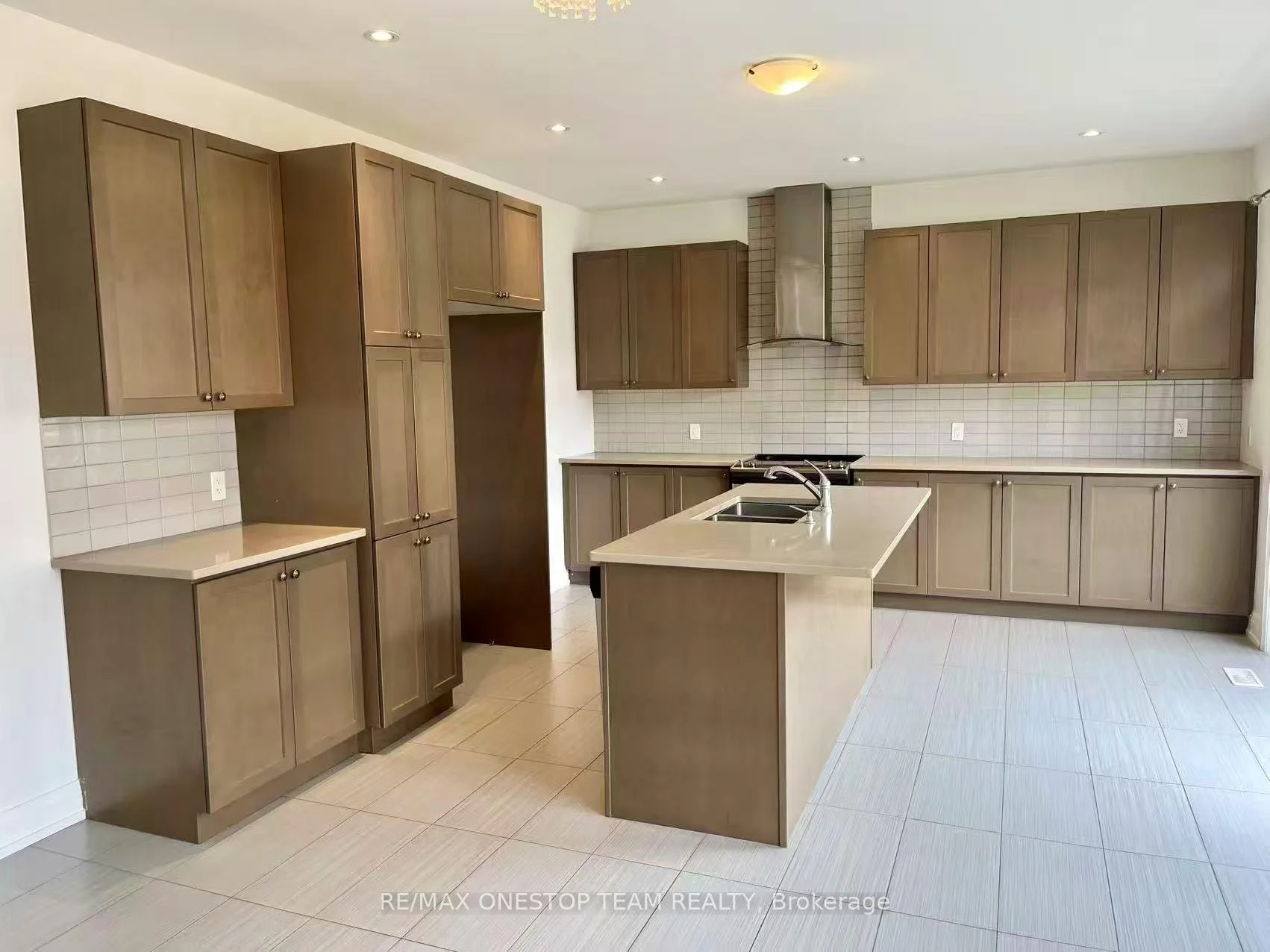 Photo 28 of 24 Pennine Drive, Whitby, Rural Whitby — HOMEH