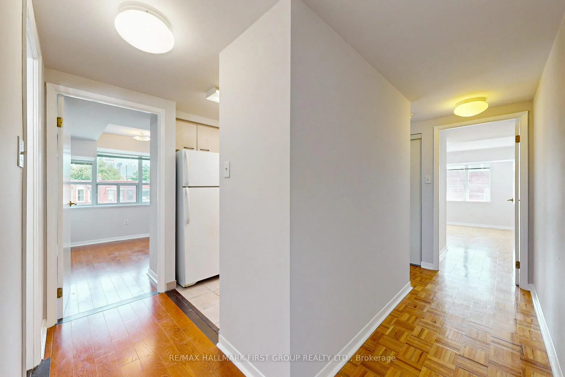 Photo 4 of Unit 304, 8 Oxford Street, Toronto, Kensington-Chinatown — HOMEH