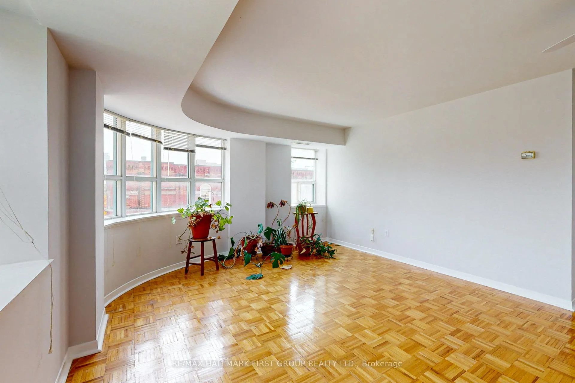 Photo 9 of Unit 304, 8 Oxford Street, Toronto, Kensington-Chinatown — HOMEH