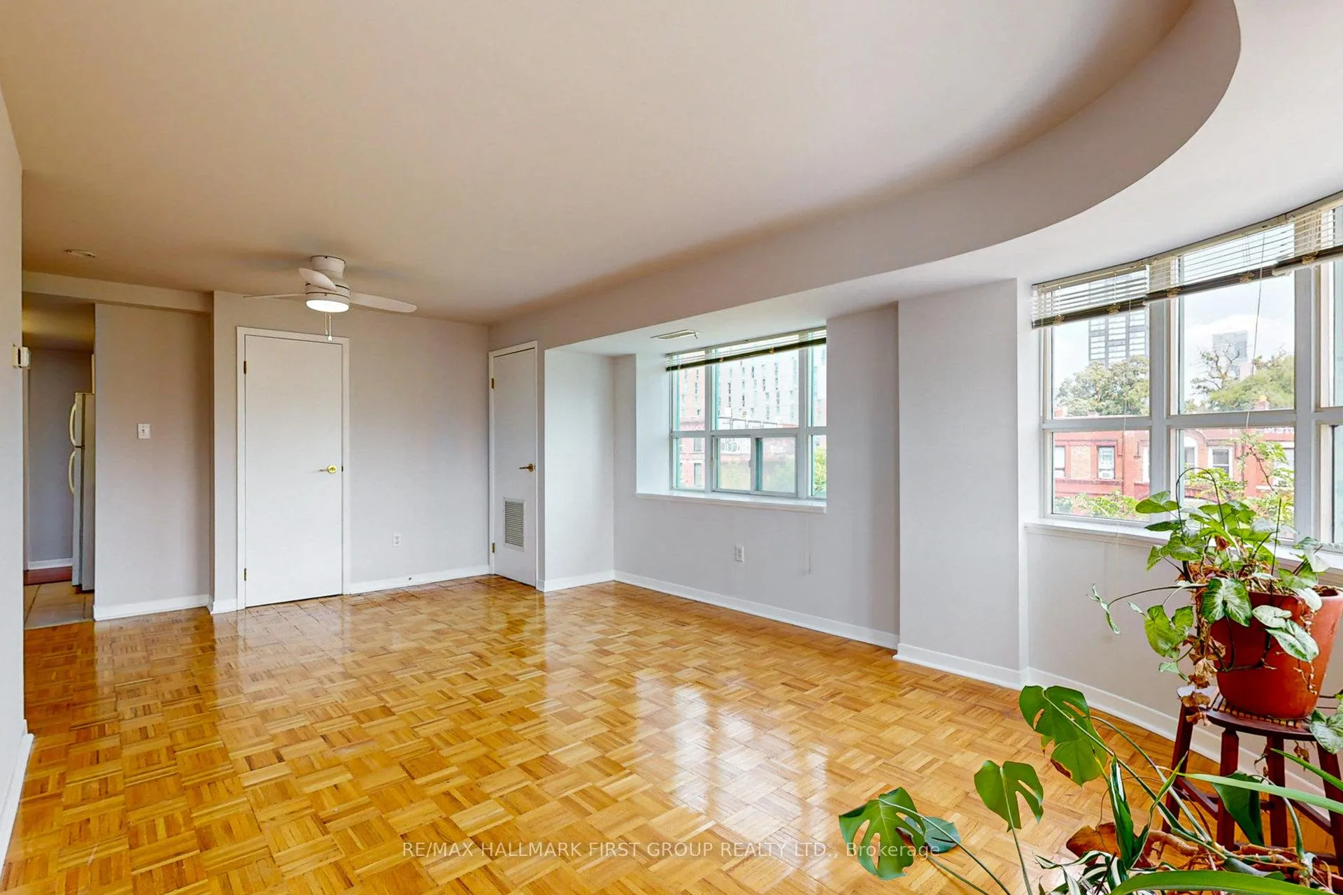Photo 11 of Unit 304, 8 Oxford Street, Toronto, Kensington-Chinatown — HOMEH