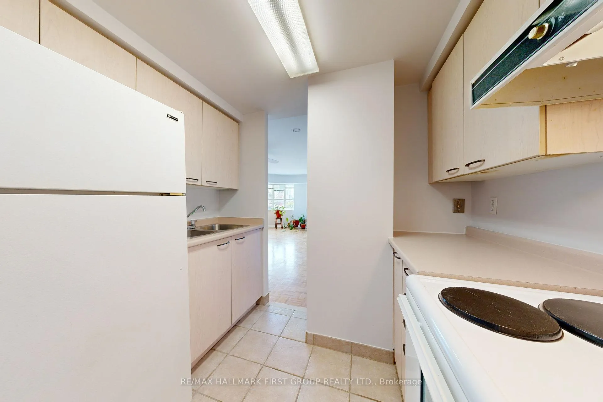 Photo 12 of Unit 304, 8 Oxford Street, Toronto, Kensington-Chinatown — HOMEH