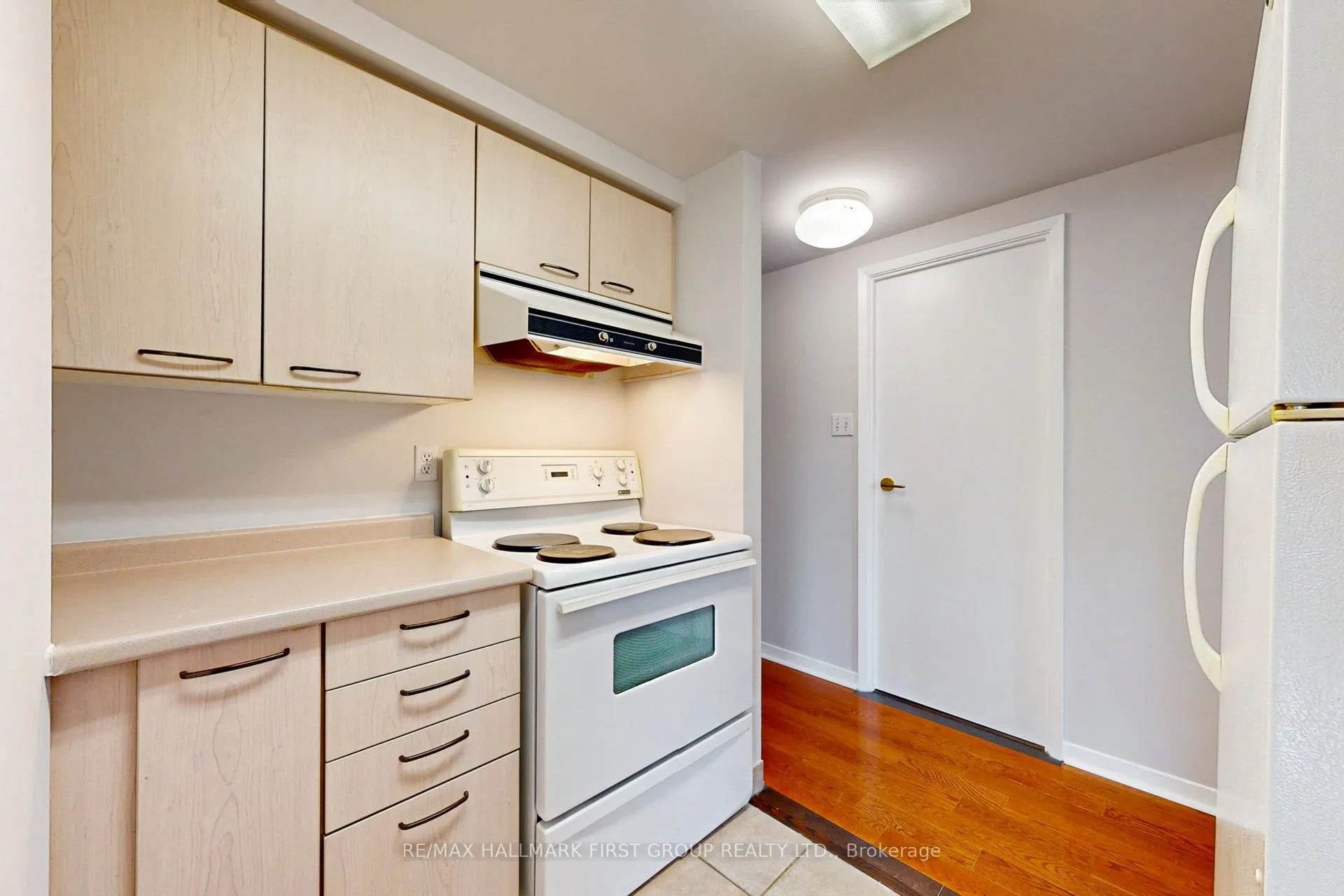 Photo 15 of Unit 304, 8 Oxford Street, Toronto, Kensington-Chinatown — HOMEH