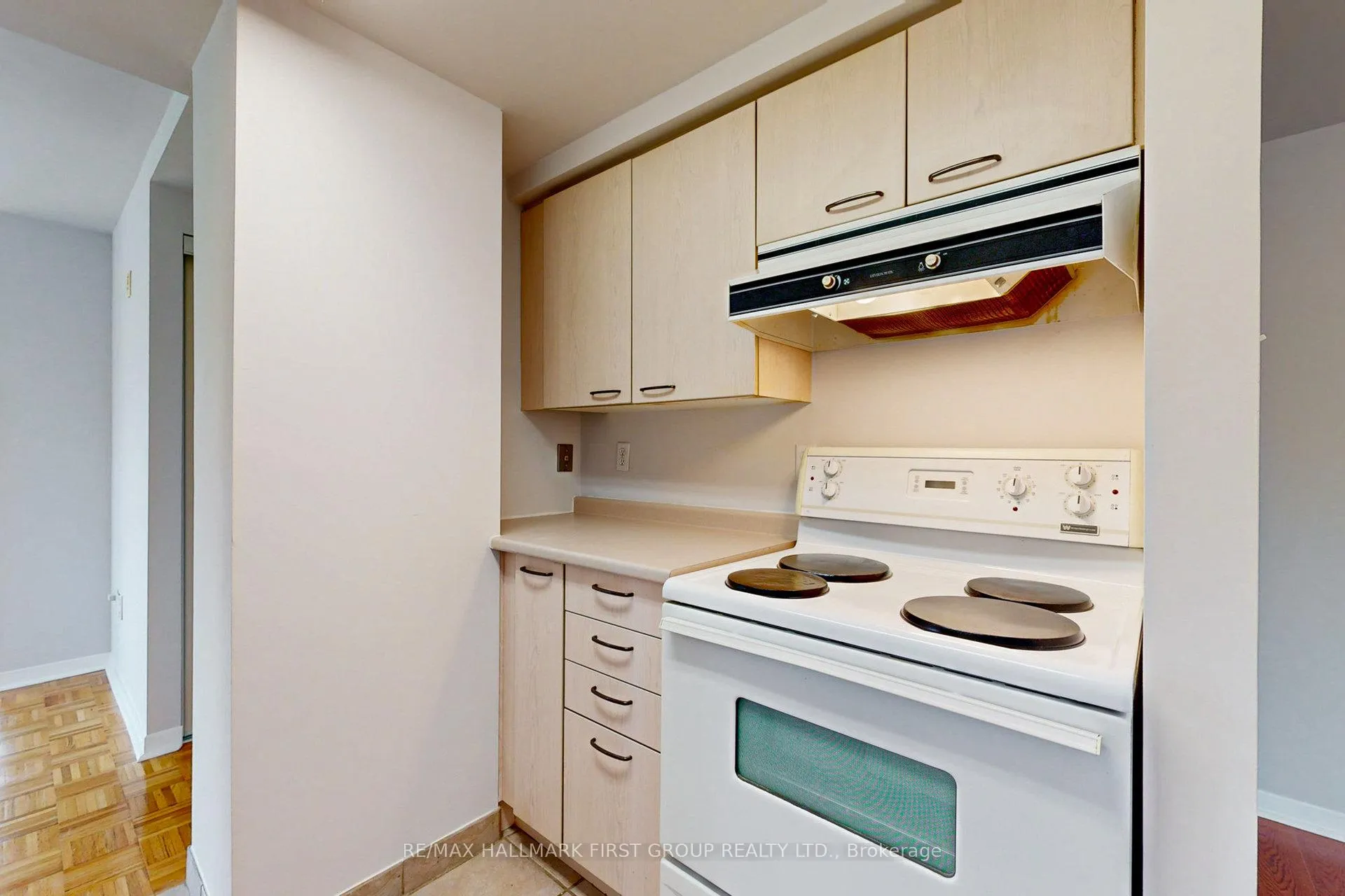 Photo 17 of Unit 304, 8 Oxford Street, Toronto, Kensington-Chinatown — HOMEH