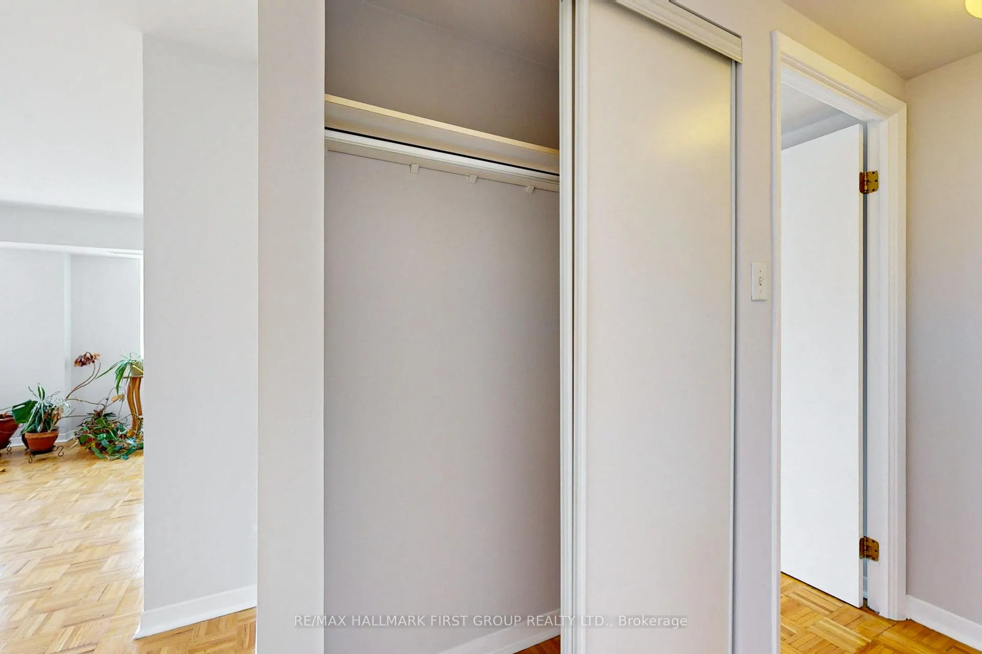 Photo 18 of Unit 304, 8 Oxford Street, Toronto, Kensington-Chinatown — HOMEH