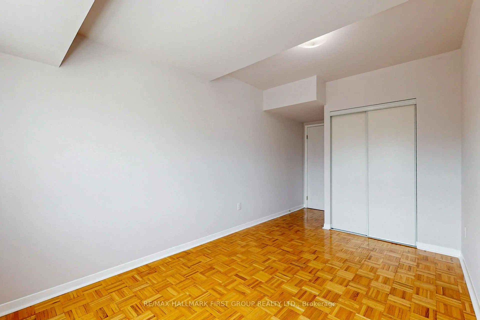 Photo 23 of Unit 304, 8 Oxford Street, Toronto, Kensington-Chinatown — HOMEH