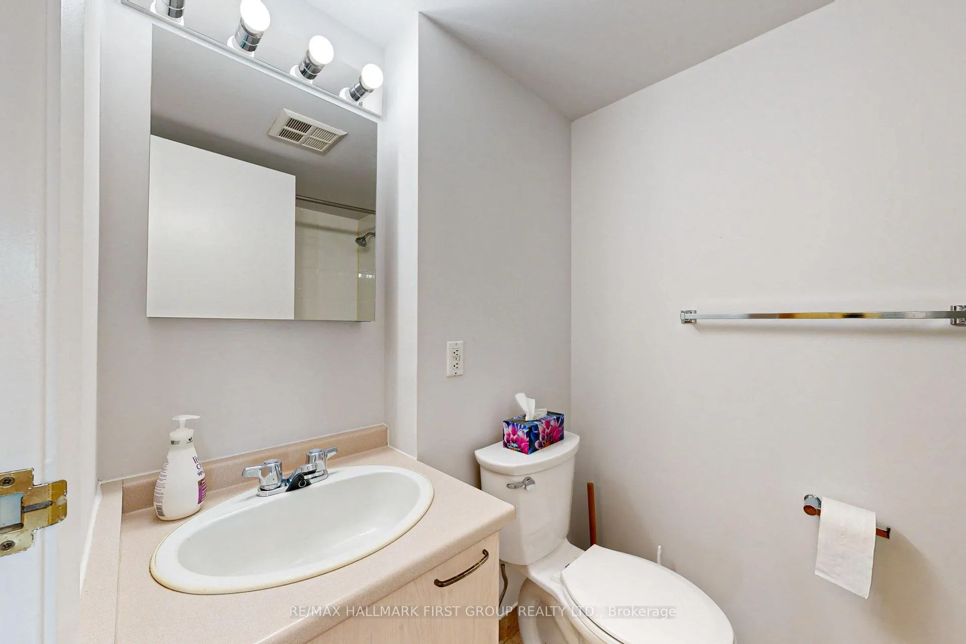 Photo 31 of Unit 304, 8 Oxford Street, Toronto, Kensington-Chinatown — HOMEH