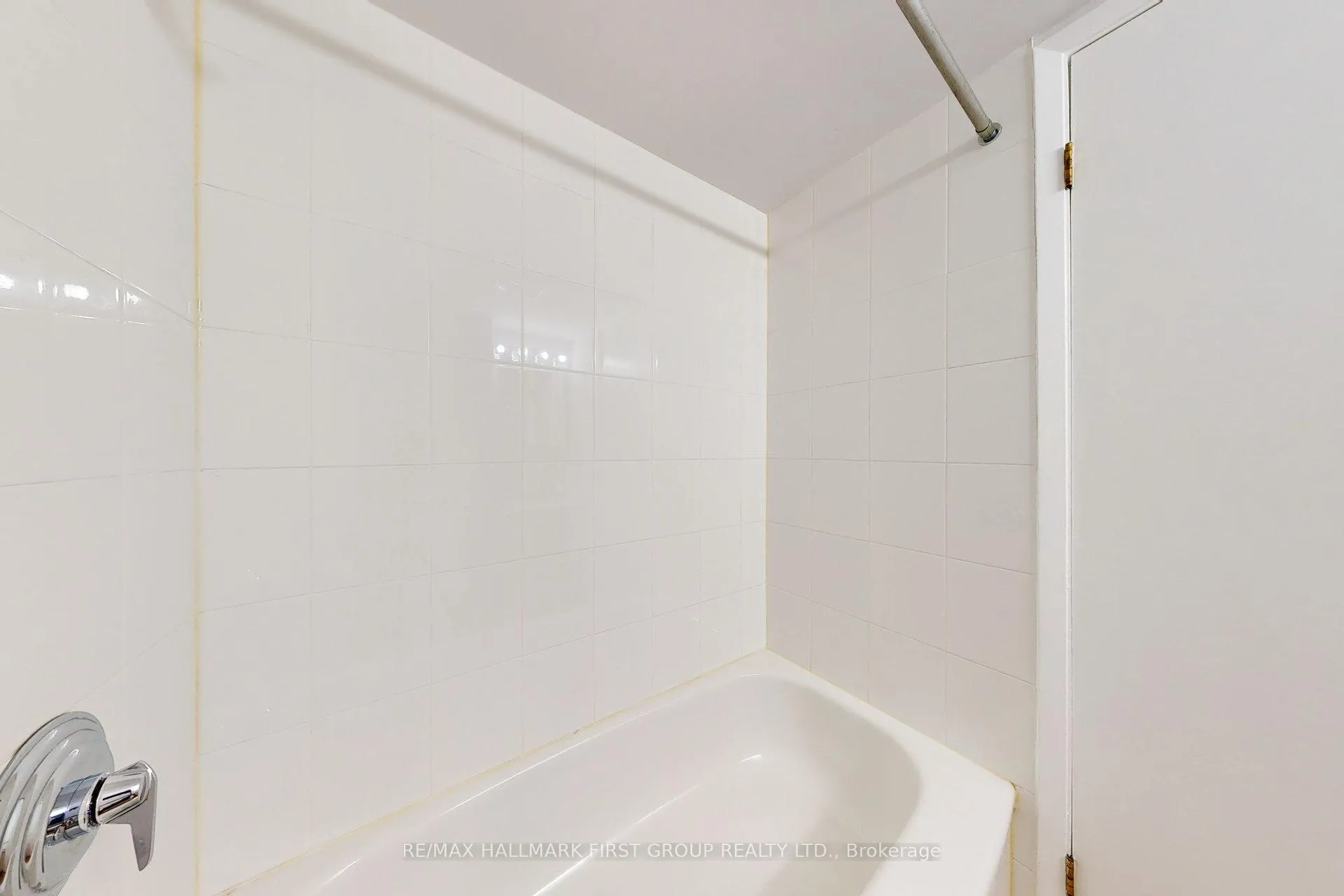 Photo 32 of Unit 304, 8 Oxford Street, Toronto, Kensington-Chinatown — HOMEH