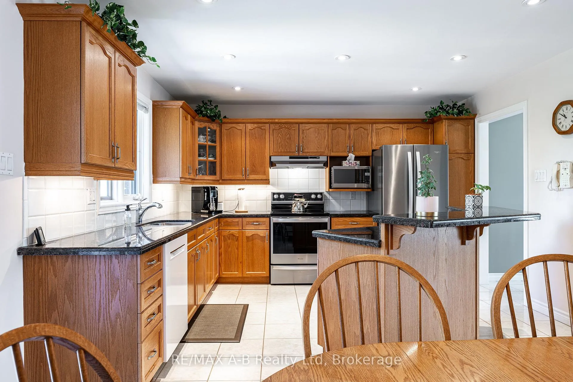 Photo 13 of 23 Hampton Court, Brant, South Dumfries — HOMEH