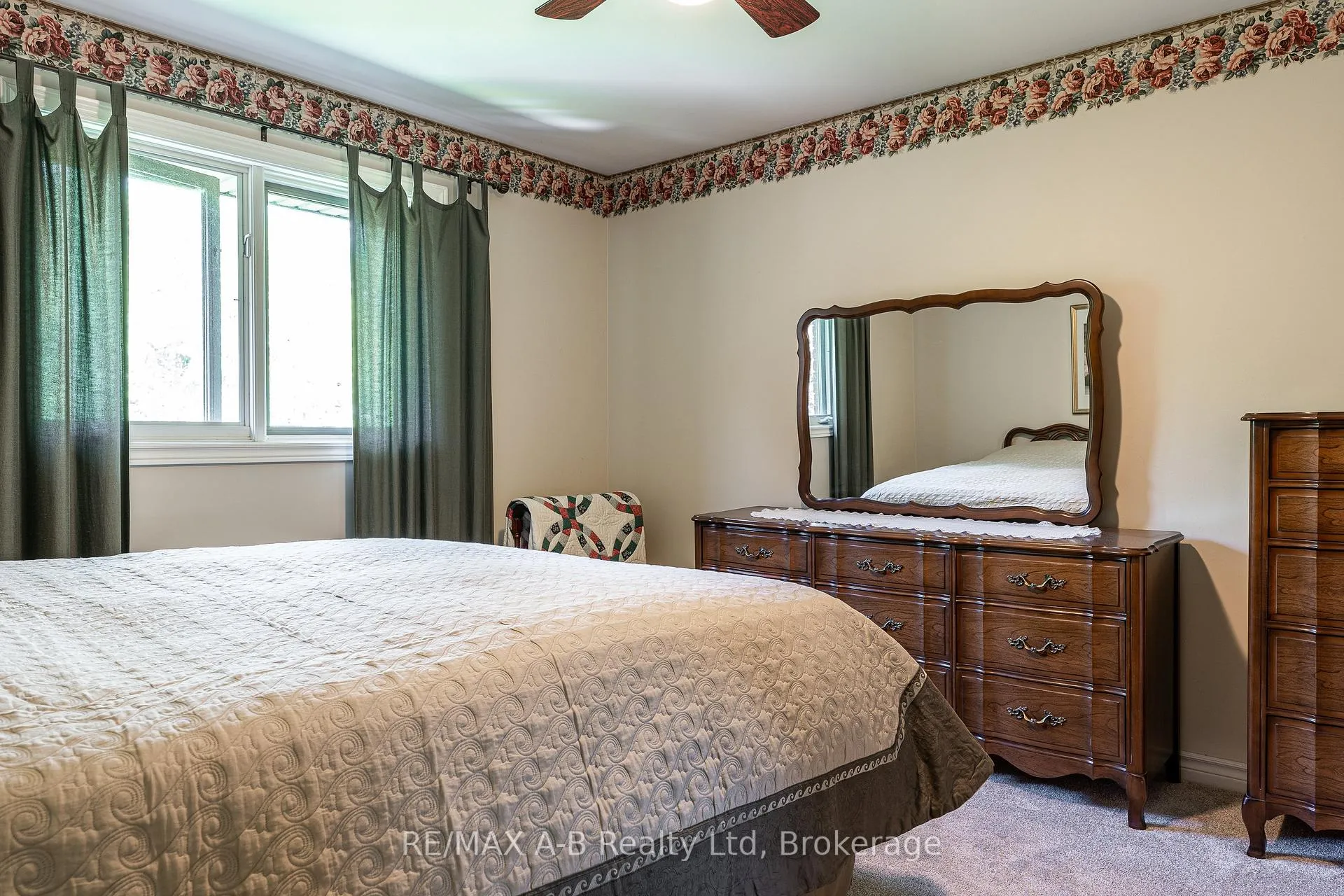 Photo 17 of 23 Hampton Court, Brant, South Dumfries — HOMEH