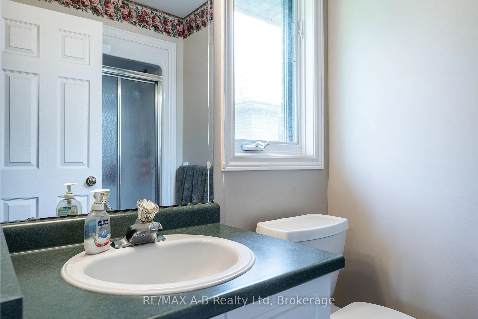 Photo 19 of 23 Hampton Court, Brant, South Dumfries — HOMEH