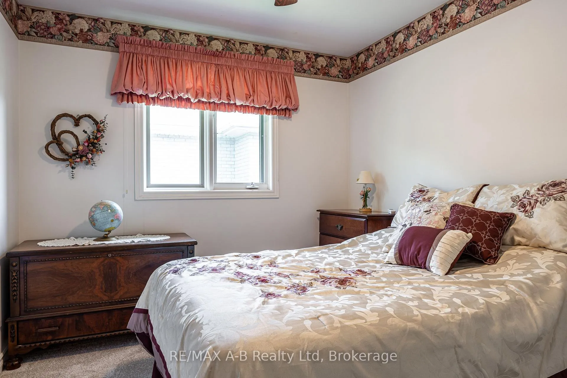 Photo 20 of 23 Hampton Court, Brant, South Dumfries — HOMEH