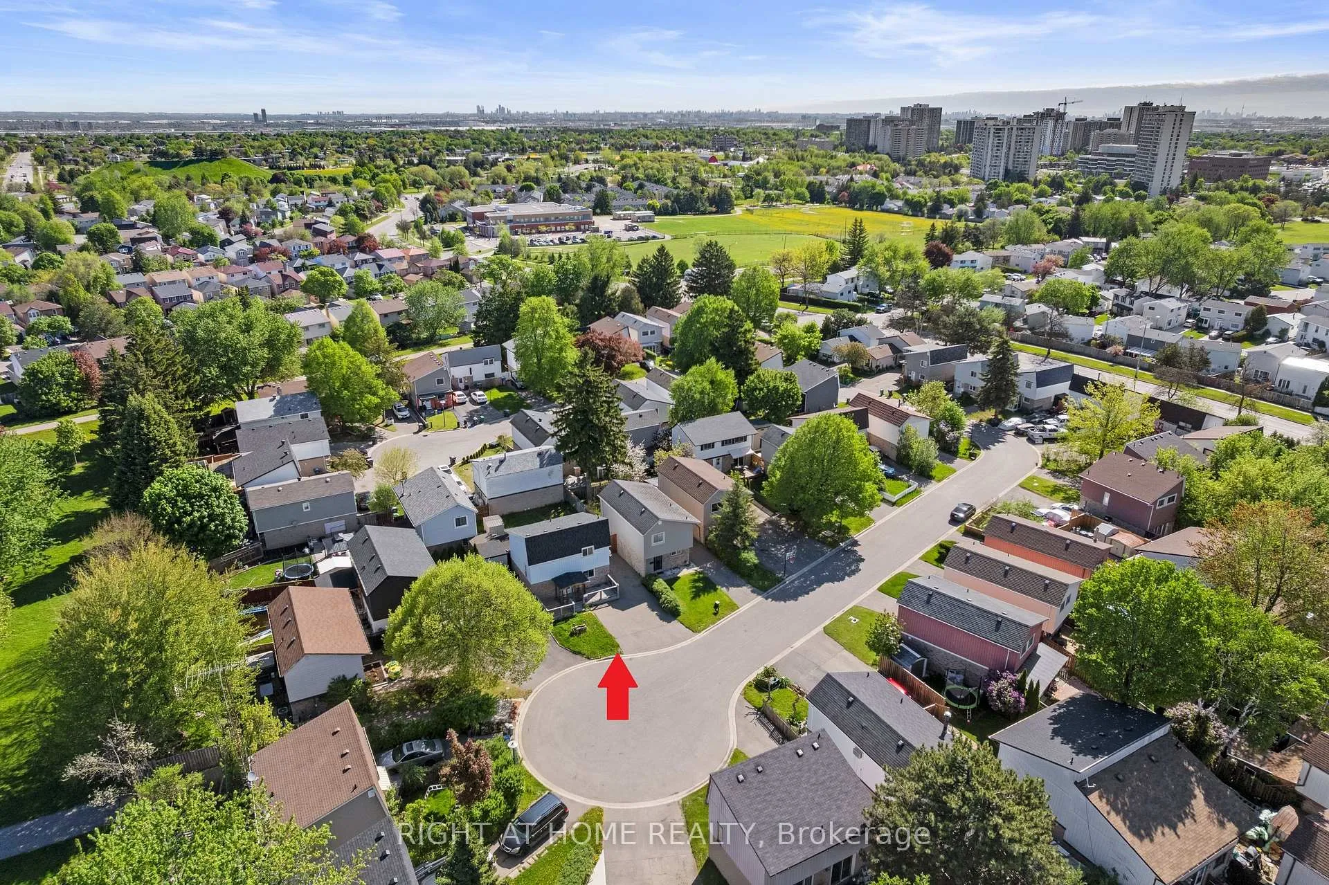 Photo 34 of 9 Highland Trail, Brampton, Central Park — HOMEH