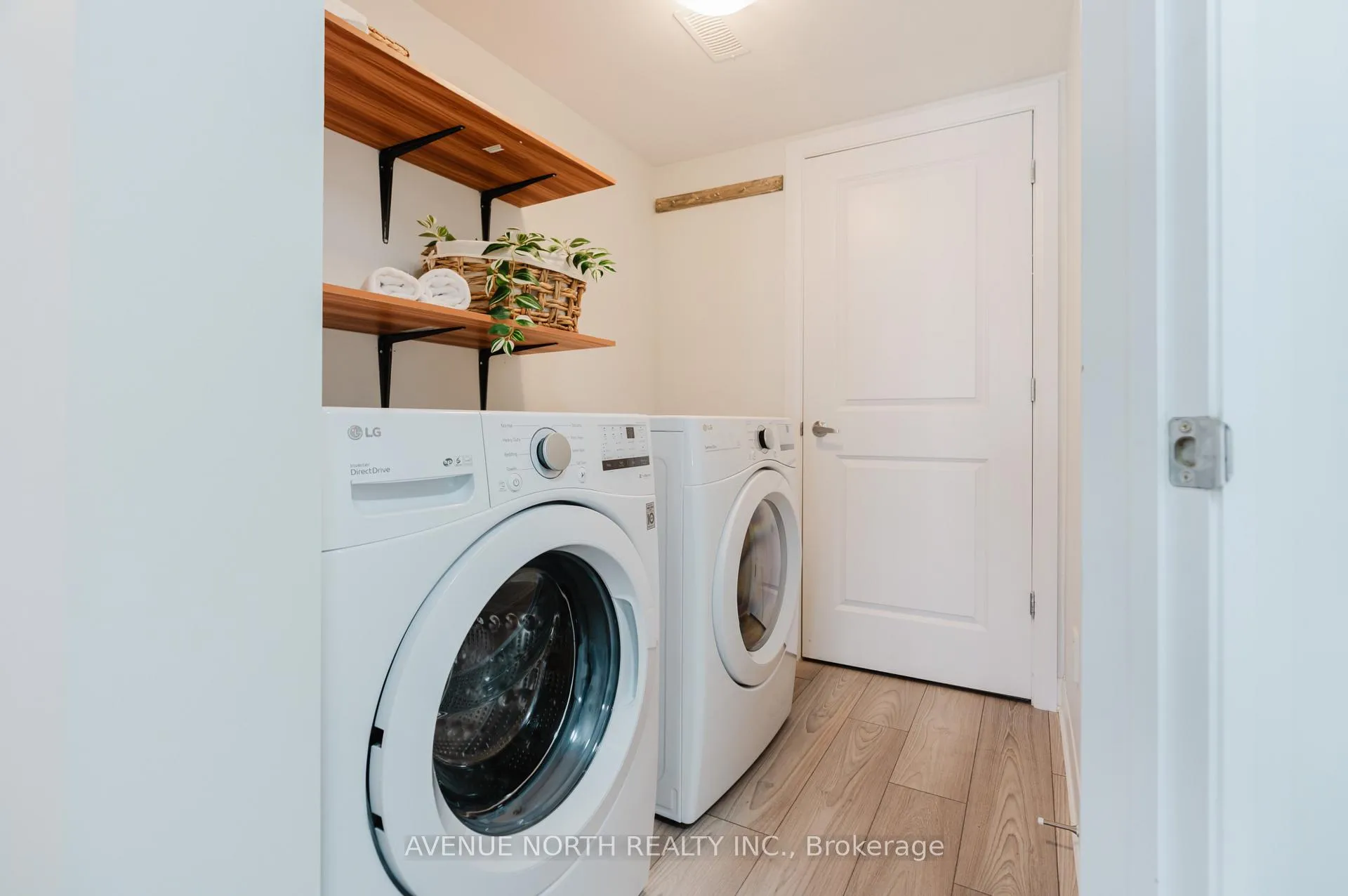 Photo 6 of 209 Attwell Private, Ottawa, Kanata - Morgan's Grant/South March — HOMEH