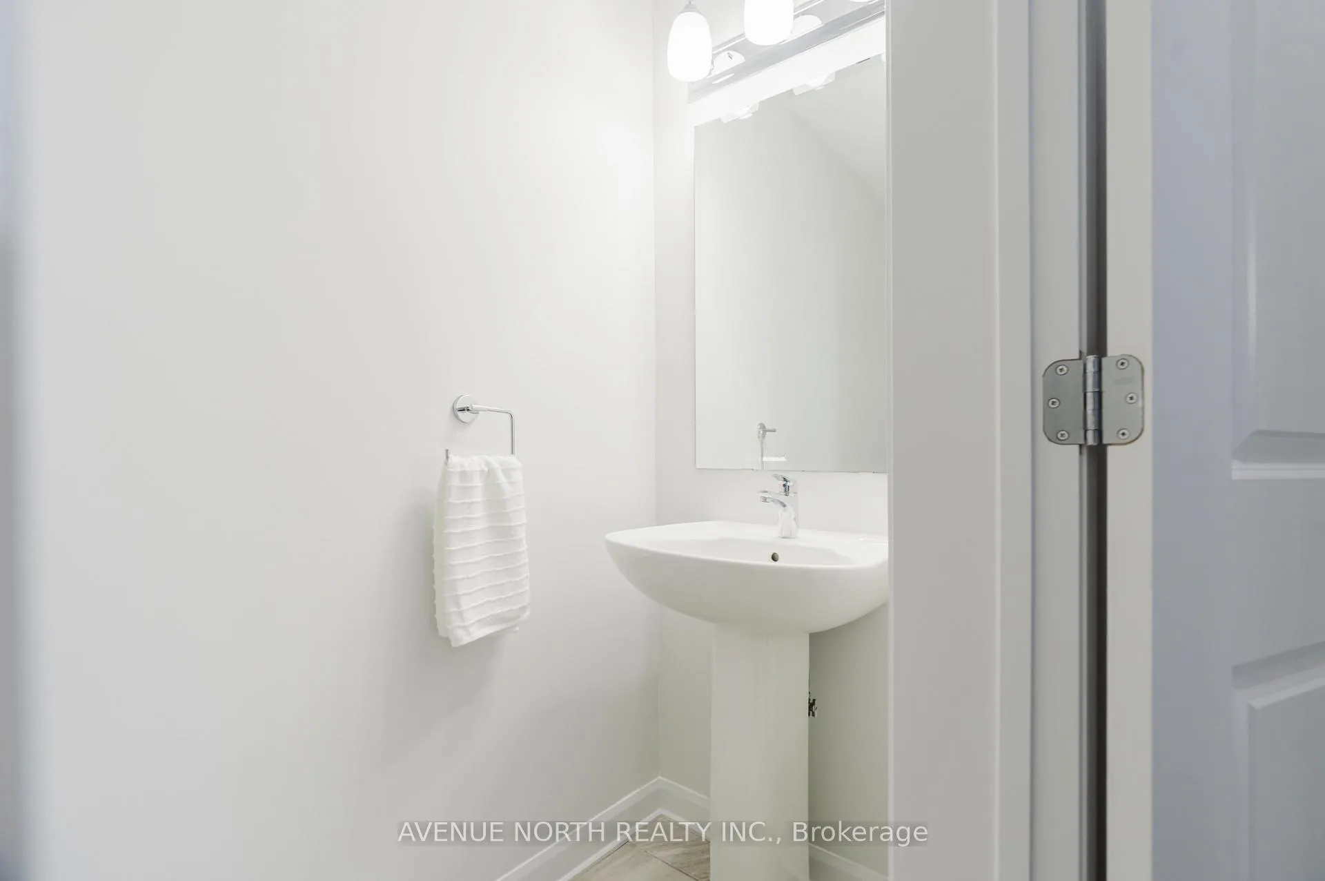 Photo 7 of 209 Attwell Private, Ottawa, Kanata - Morgan's Grant/South March — HOMEH