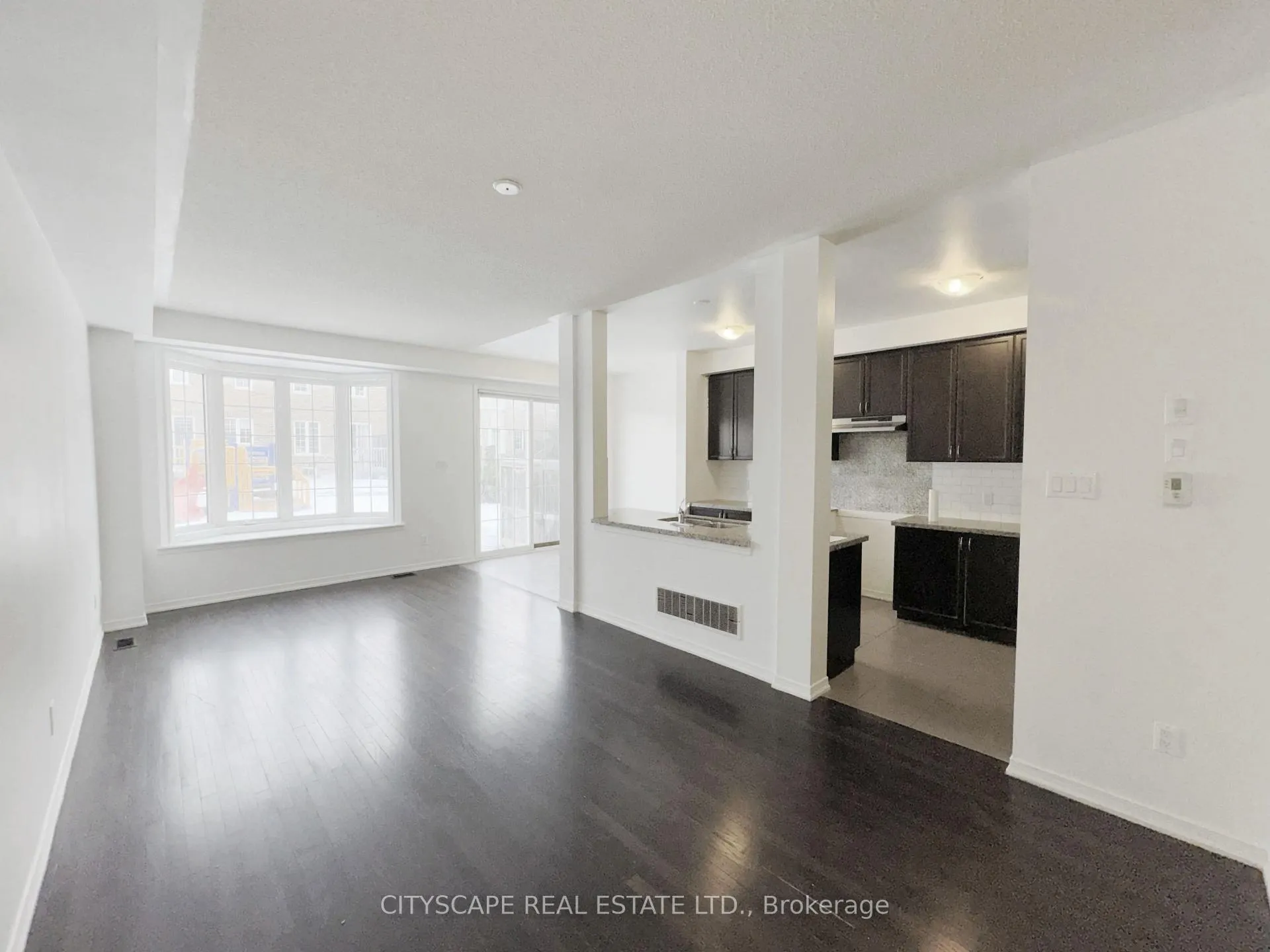 Photo 10 of 64 Honeyview Trail, Brampton, Bram East — HOMEH