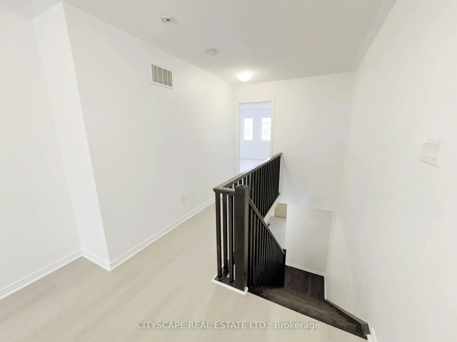 Photo 12 of 64 Honeyview Trail, Brampton, Bram East — HOMEH