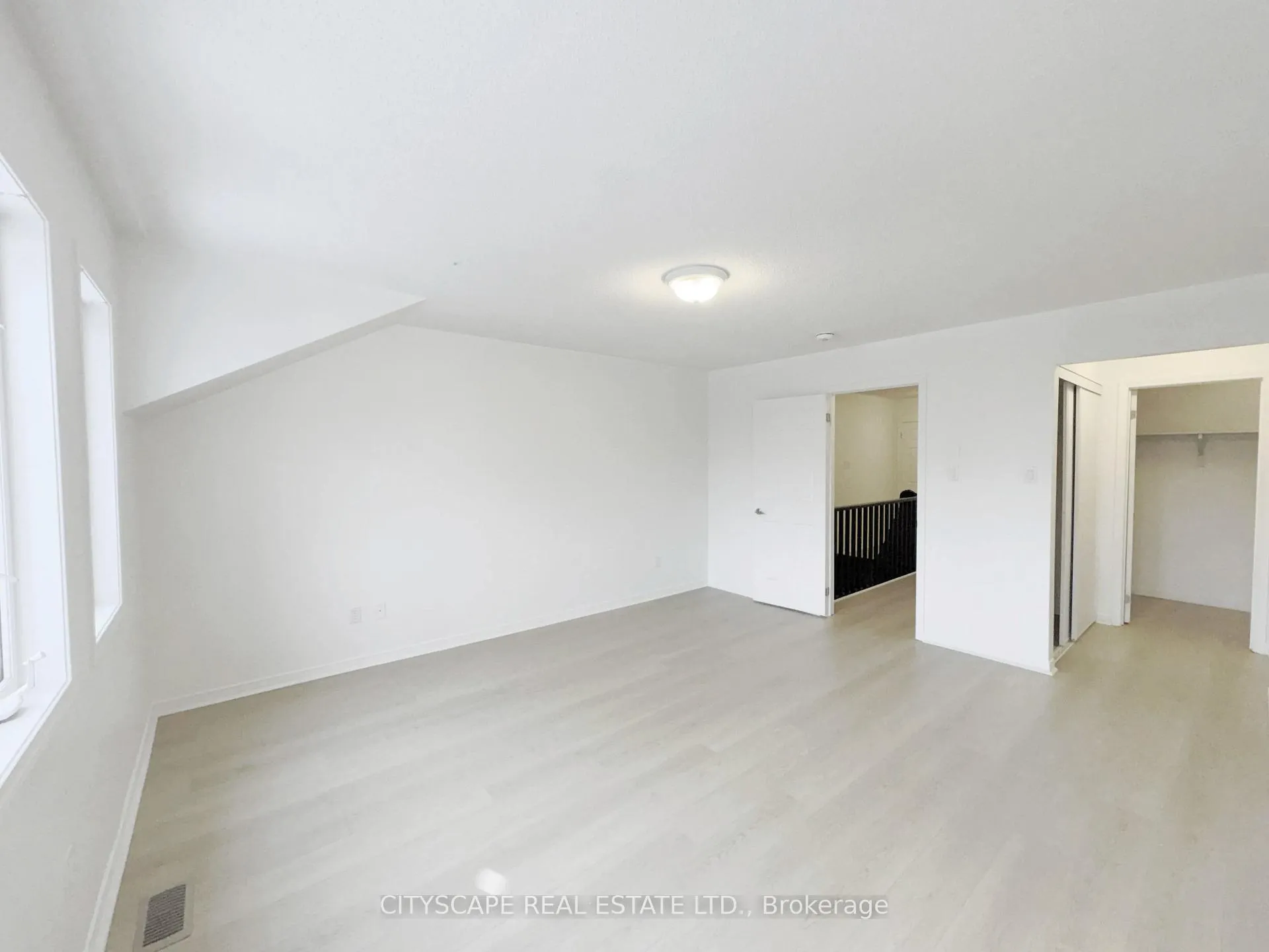 Photo 15 of 64 Honeyview Trail, Brampton, Bram East — HOMEH