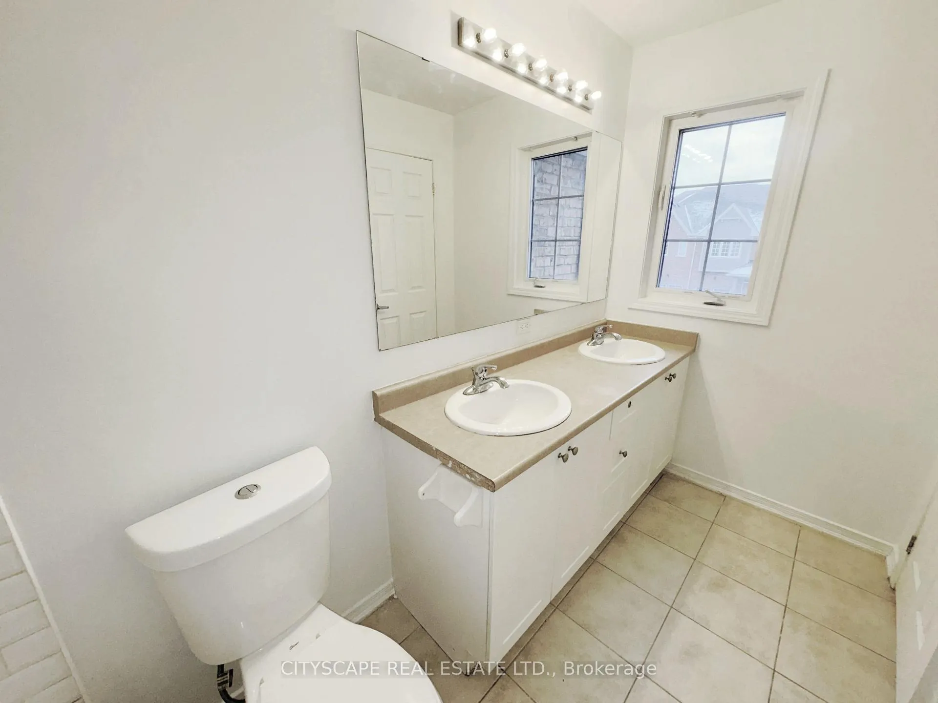 Photo 17 of 64 Honeyview Trail, Brampton, Bram East — HOMEH