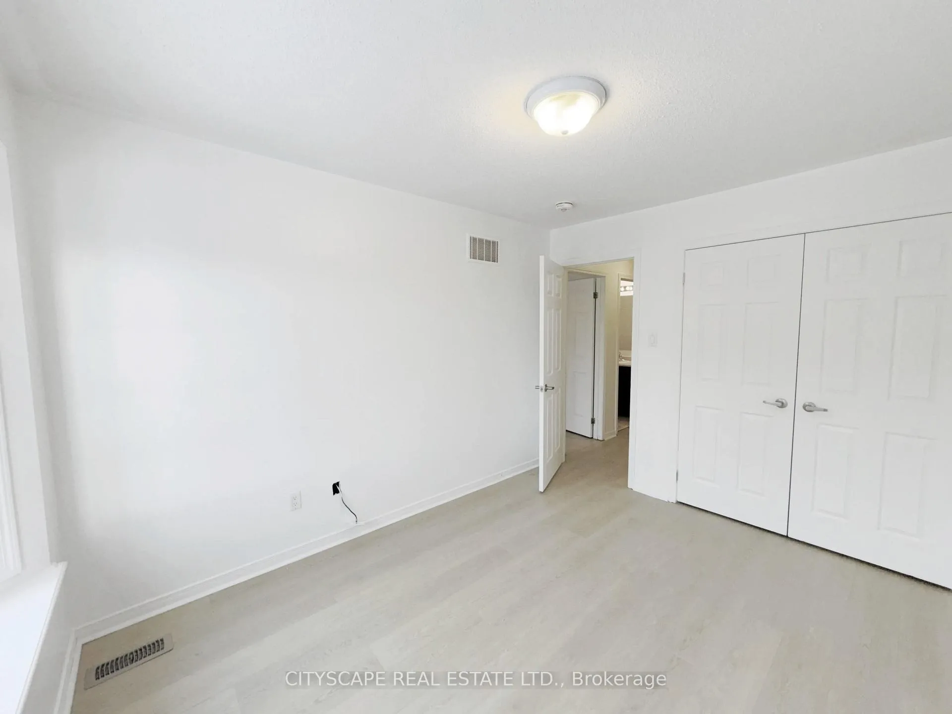 Photo 21 of 64 Honeyview Trail, Brampton, Bram East — HOMEH