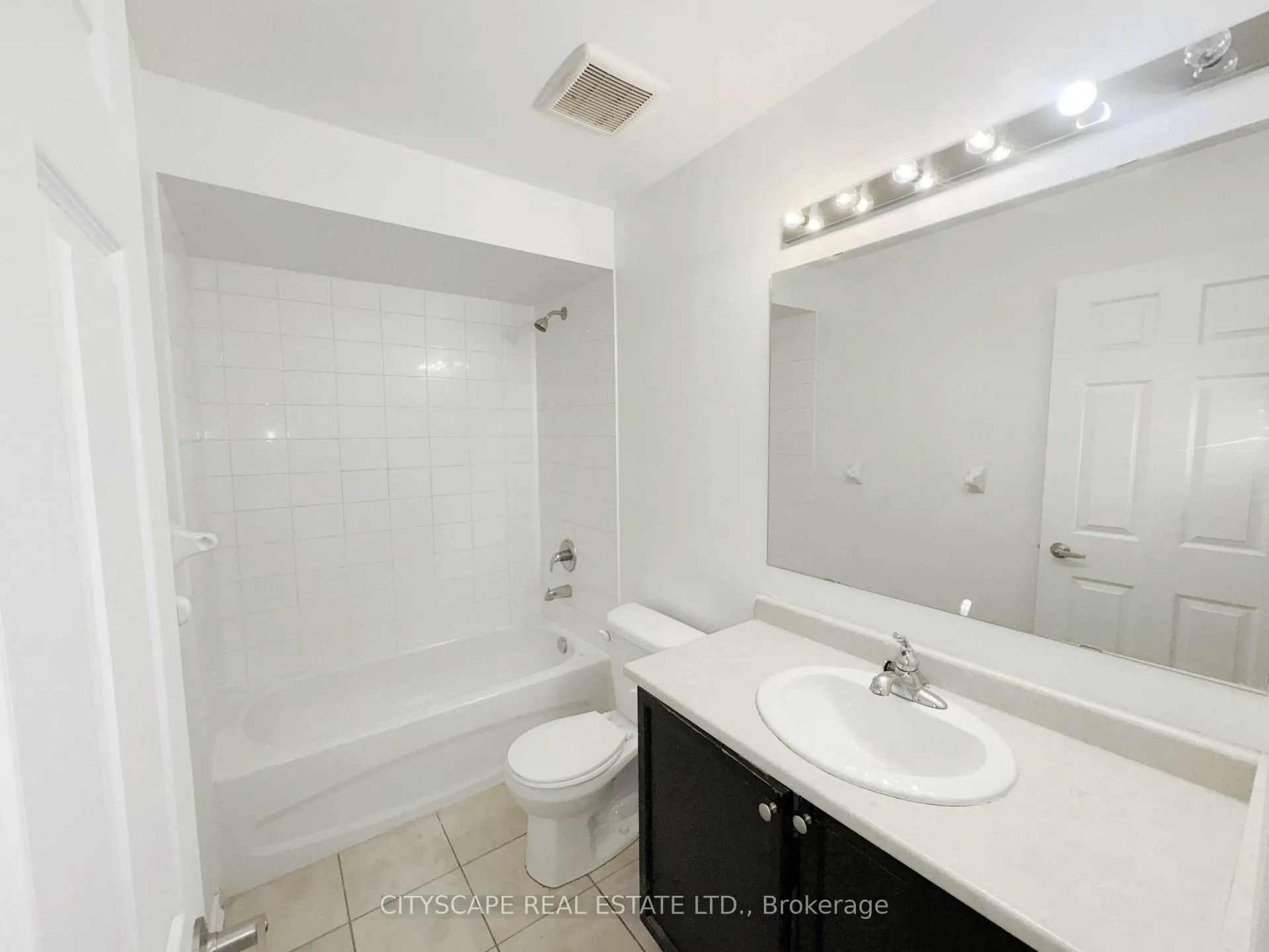 Photo 24 of 64 Honeyview Trail, Brampton, Bram East — HOMEH