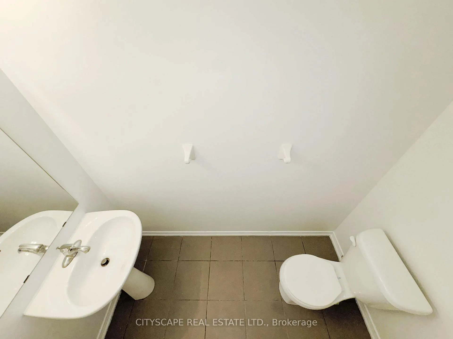 Photo 26 of 64 Honeyview Trail, Brampton, Bram East — HOMEH